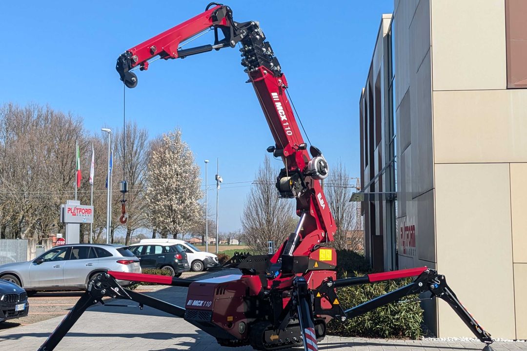 Die Kunze GmbH baut ihr Sortiment im Bereich innovativer Hebe- und Krantechnik weiter aus und bietet ab sofort zwei neue Raupenminikrane der Marke ELMA by Platform Basket an: den MCX90 und den MCX110. Kunze GmbH erweitert Produktportfolio um leistungsstarke Minikrane von ELMA by Platform Basket