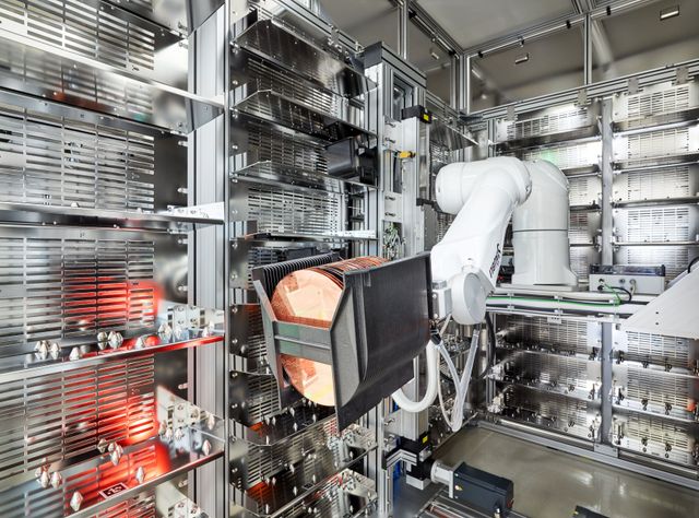 Roboter in einer Halbleiterfabrik