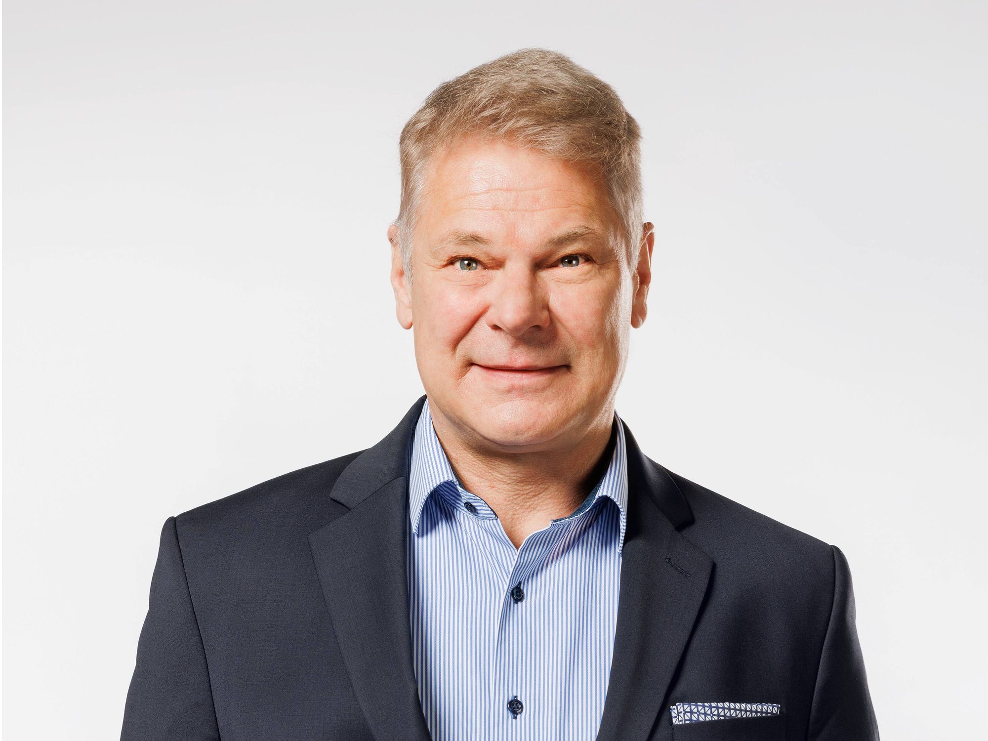 Die FLEX Elektrowerkzeuge GmbH informiert über einen Wechsel in der Geschäftsführung: Zum 01. Juni 2025 wird Dr. Christian Neuner die Position des Geschäftsführers an Ralf Häfele übergeben. Wechsel in der Geschäftsführung