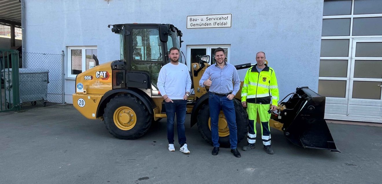 Cat Radlader 906: Vielseitiges Multitalent im kommunalen Einsatz Kommunaltechnik: Cat Radlader 906: Vielseitiges Multitalent im kommunalen Einsatz
