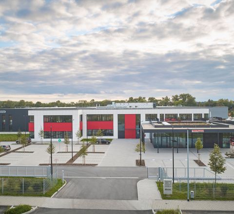 40 Jahre Takeuchi in Deutschland – Vom Pionier zum Branchenstandard 40 Jahre Takeuchi in Deutschland – Vom Pionier zum Branchenstandard