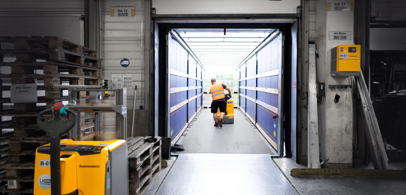 Flottenmanagement: Nachhaltige Intralogistik Jungheinrich FMS
