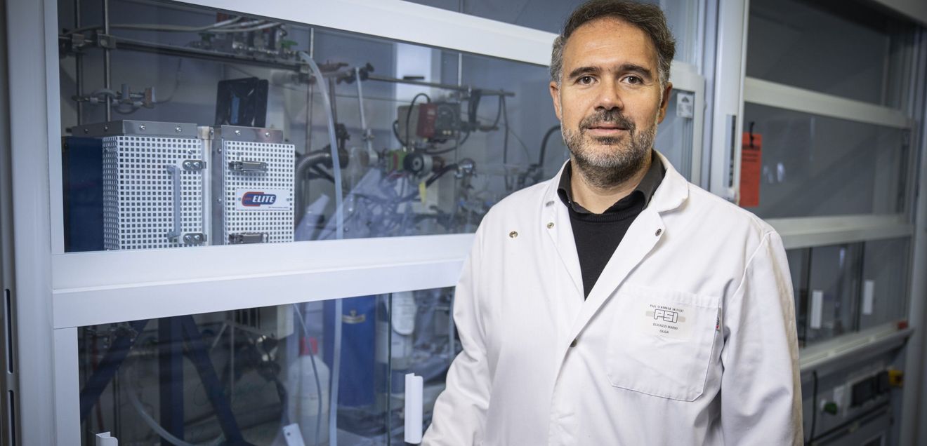 Dr. Mario El Kazzi Dr. Mario El Kazzi im Labor für Batterieforschung