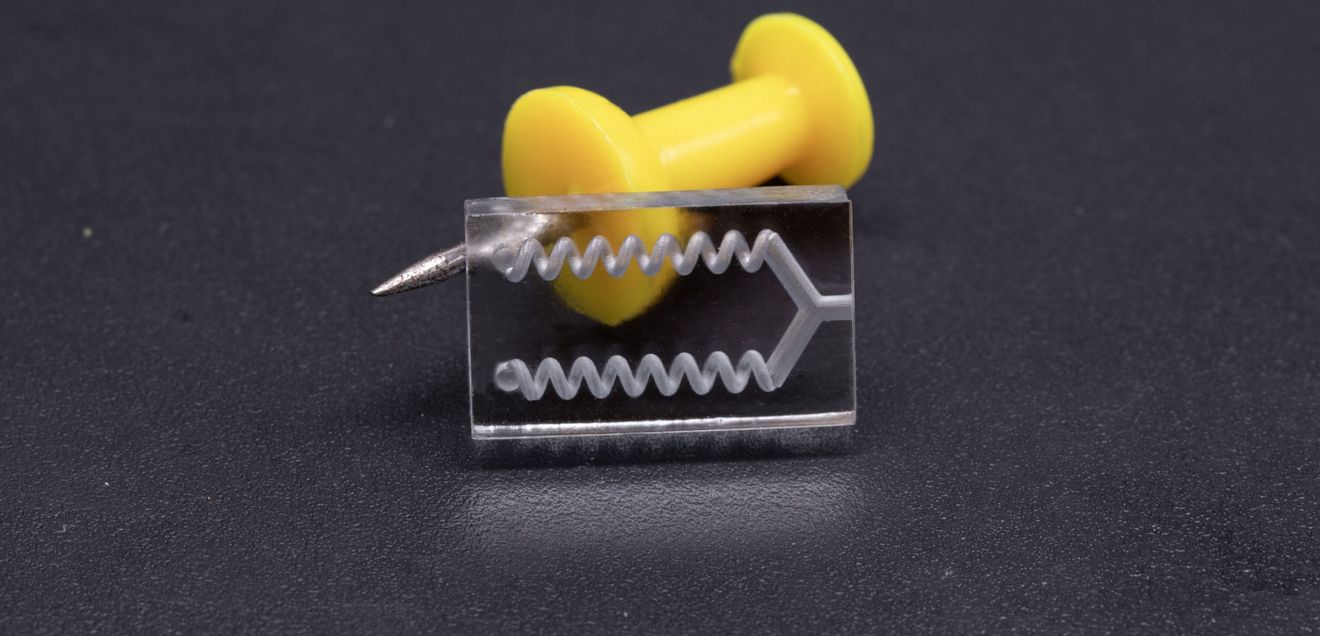 Fertigungstechnologien: Neues Harz öffnet 3D-Druck für die Optik BMF Clear ermöglicht die skalierbare Herstellung von mikrofluidischen Bauelementen, Mikrolinsen und integrierten optischen Schnittstellen.
