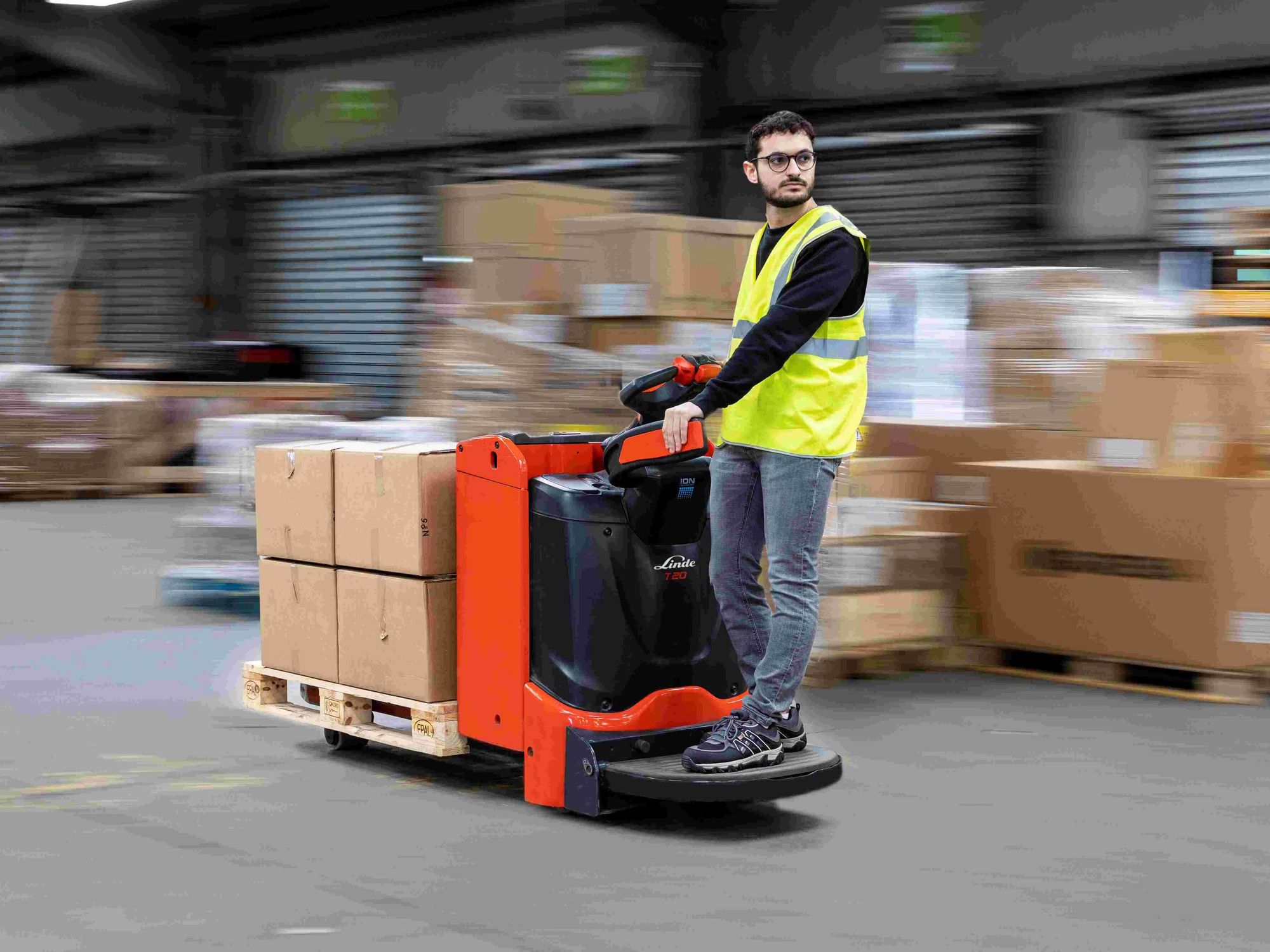 Low lift truck