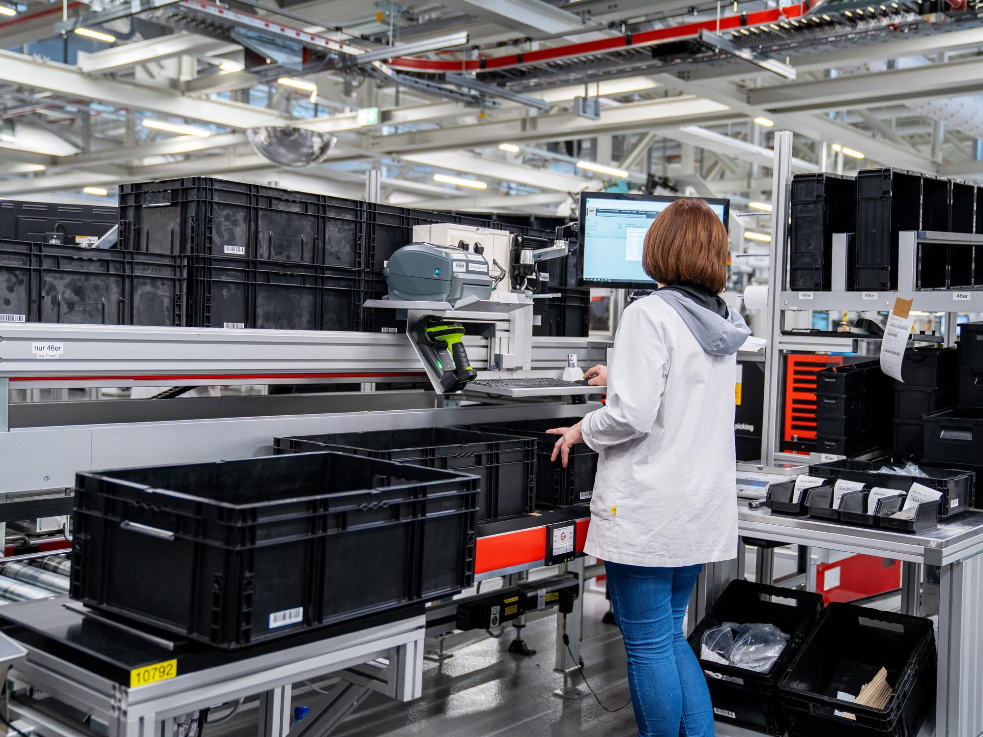 Logistics concept with modular production islands: Perfectly driven for sophisticated logistics at SEW-Eurodrive