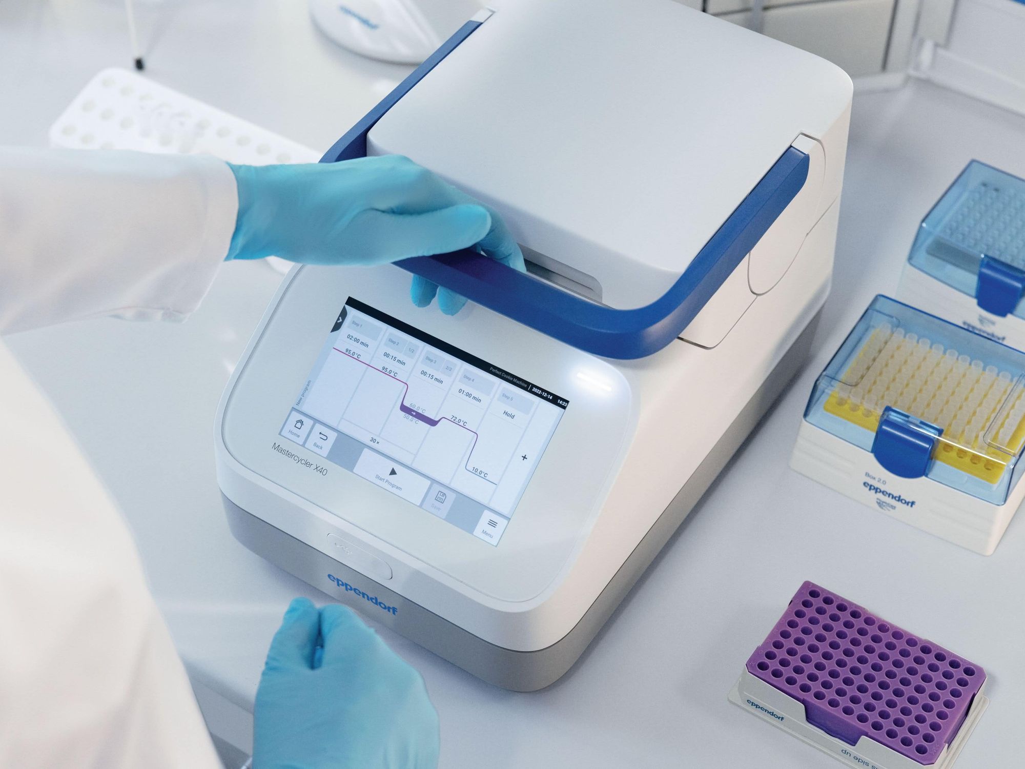 Nukleinsäure-Amplifikation: PCR-Thermocycler Gerät Mastercycler X40