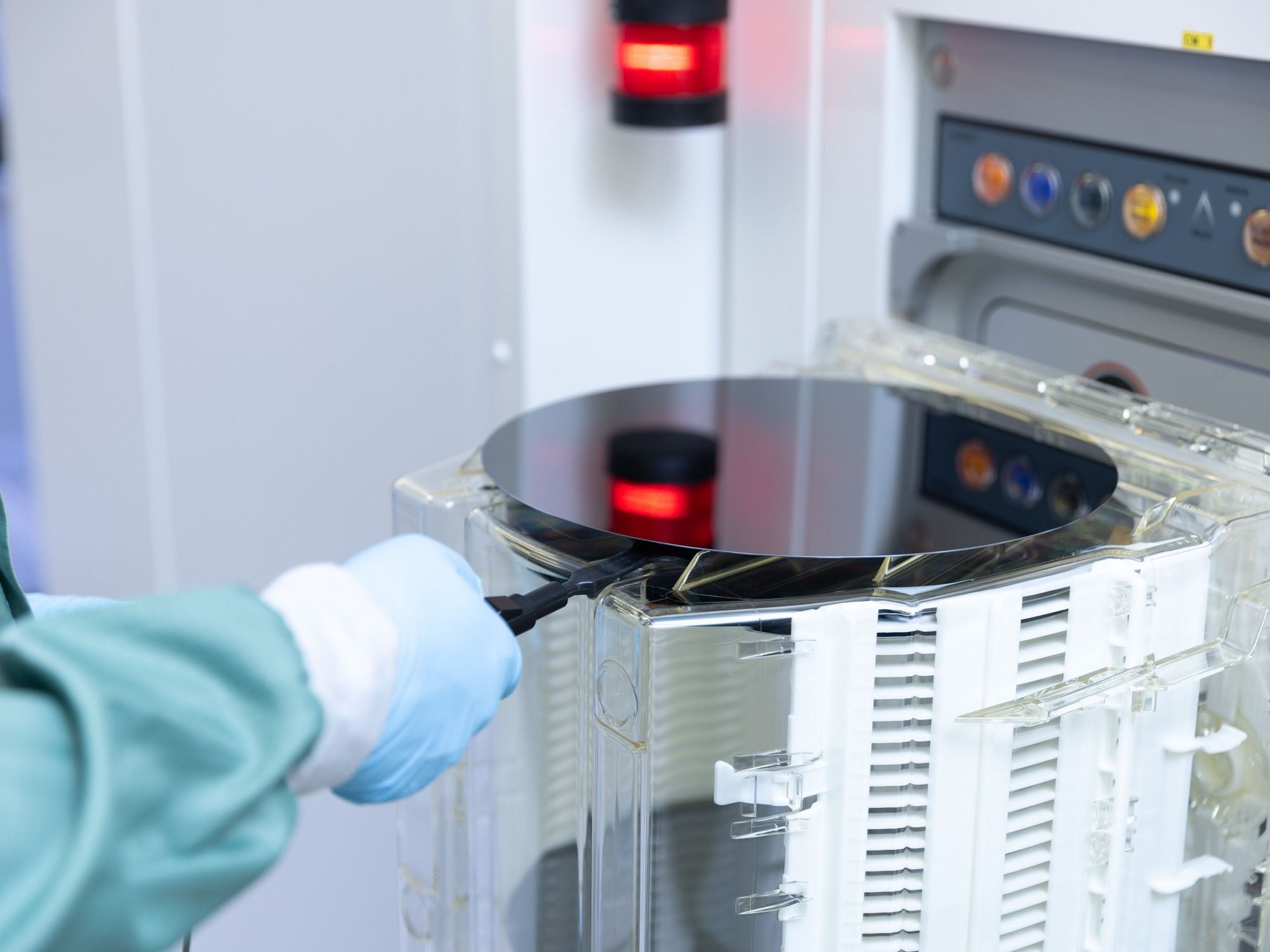 Neuer Halbleiter für die Chips der Zukunft Wafer