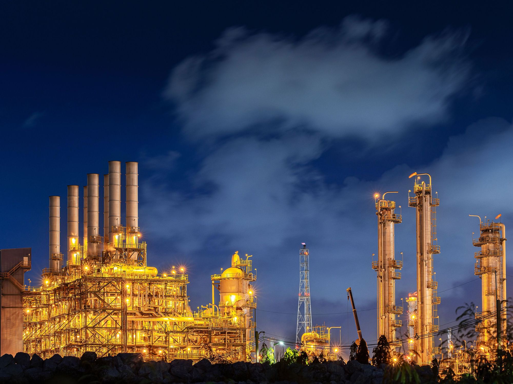 To become truly greenhouse gas neutral, the pharmaceutical and chemical industry must look at its entire value chain and plan for the long term.