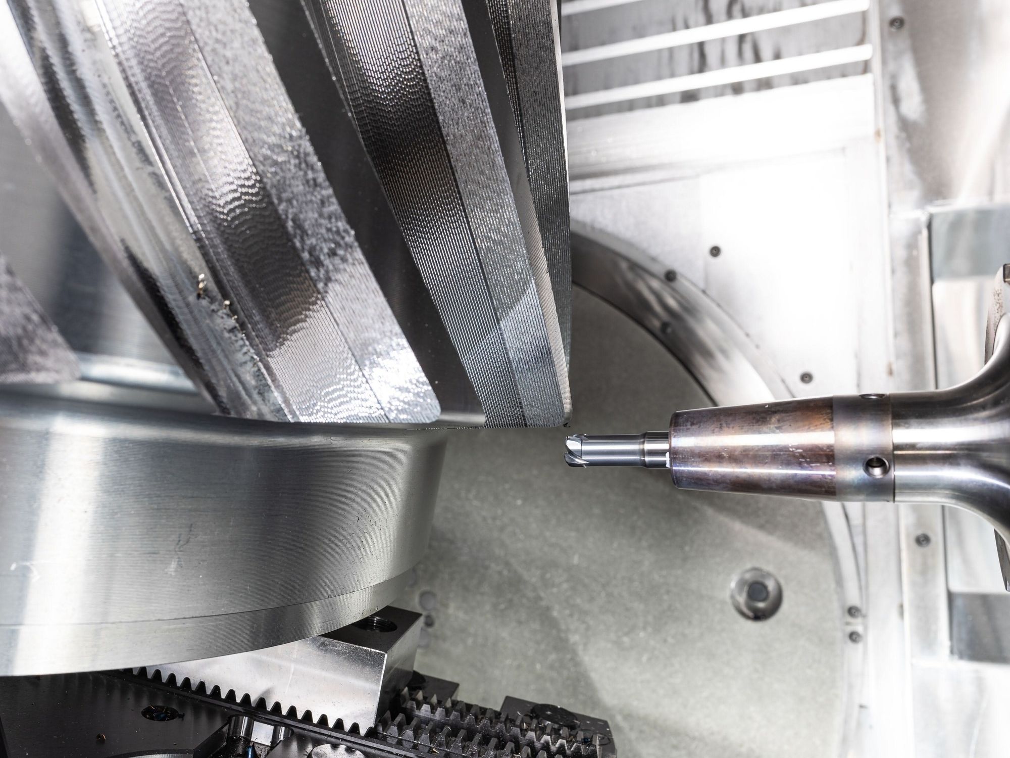 Machining: High metal removal rate for high maneuverability