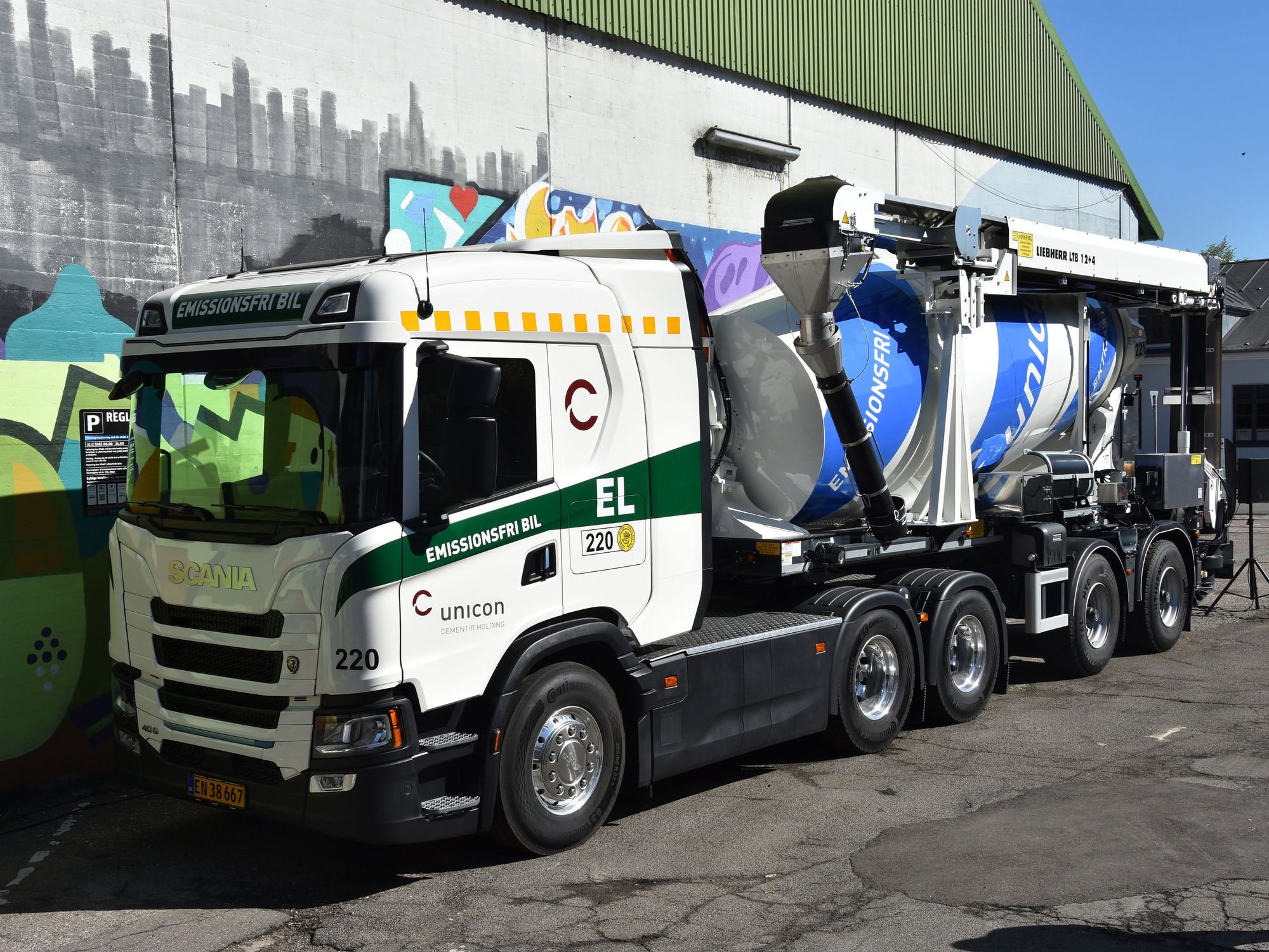 Fahrmischer Ein elektrischer Fahrmischer für Betontransporte