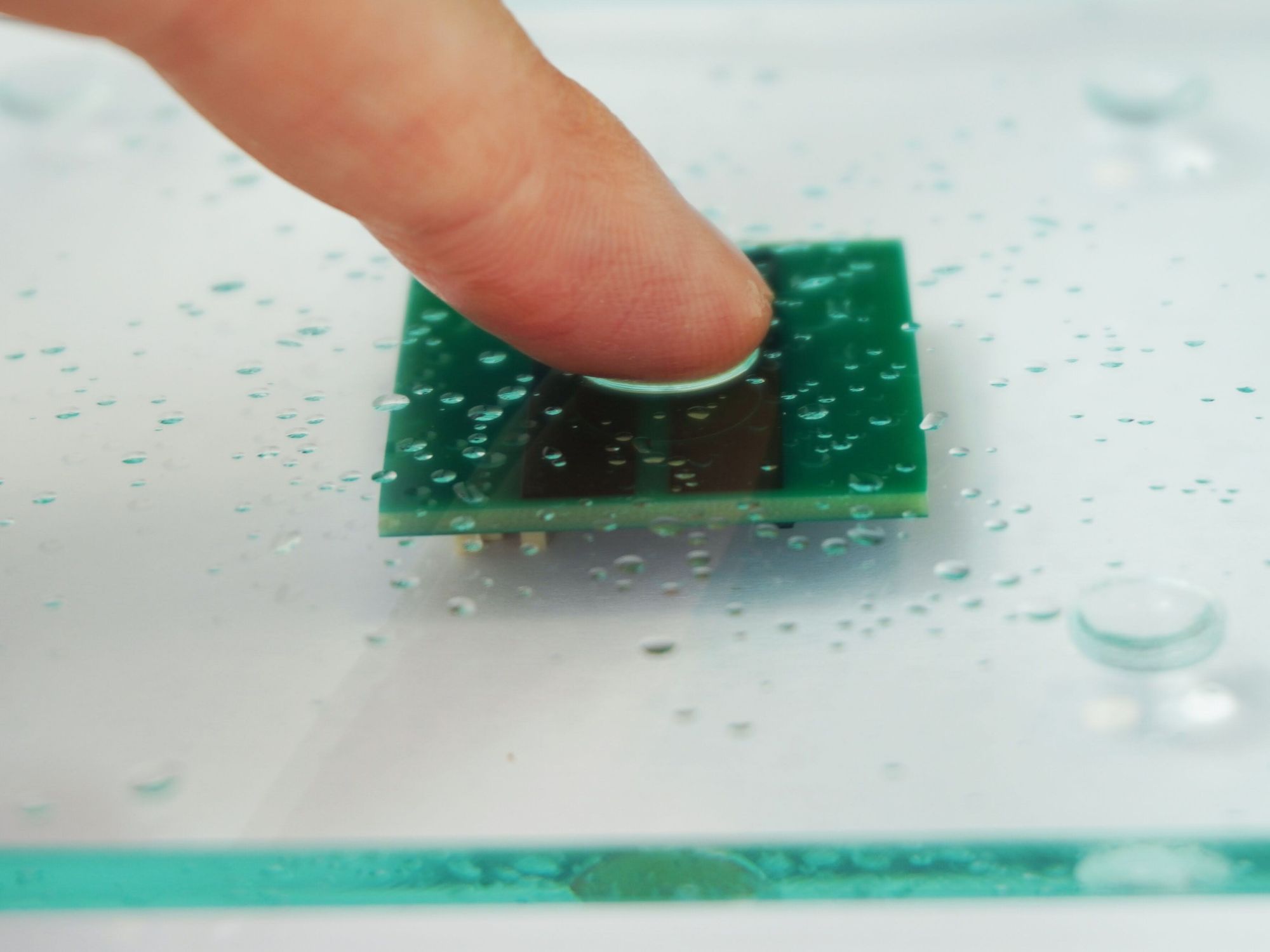 EBE sensors + motion: Kapazitive Taste TCRC für Maschinenbauanwendungen