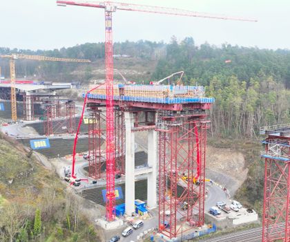 Präzision und Großbetonage in 60 Metern Höhe als Meilenstein im Ingenieurbau Präzision und Großbetonage in 60 Metern Höhe als Meilenstein im Ingenieurbau