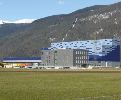 Conveyor technology: Pocket sorter: goods transported autonomously to their destination