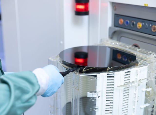 Neuer Halbleiter für die Chips der Zukunft Wafer