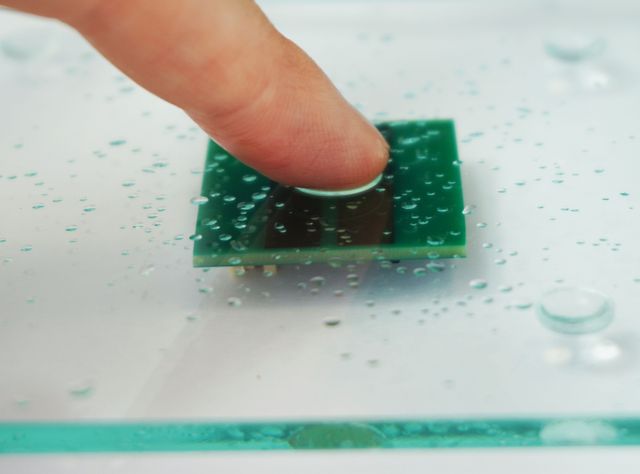 EBE sensors + motion: Kapazitive Taste TCRC für Maschinenbauanwendungen