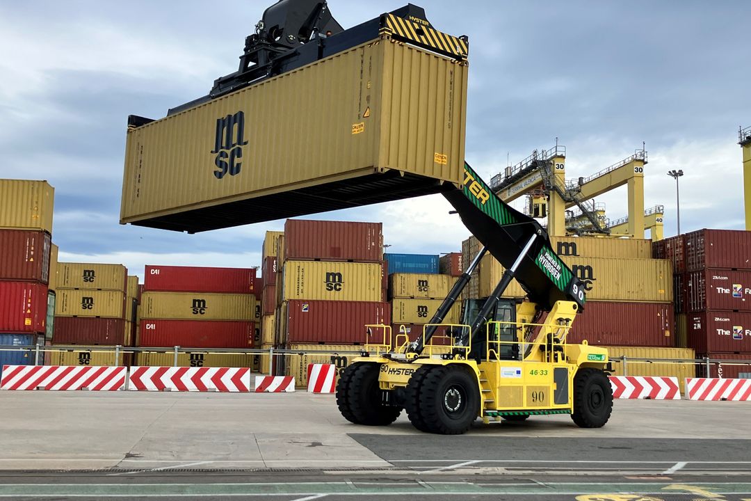 Forklift truck: Hyster trucks for container handling in the port