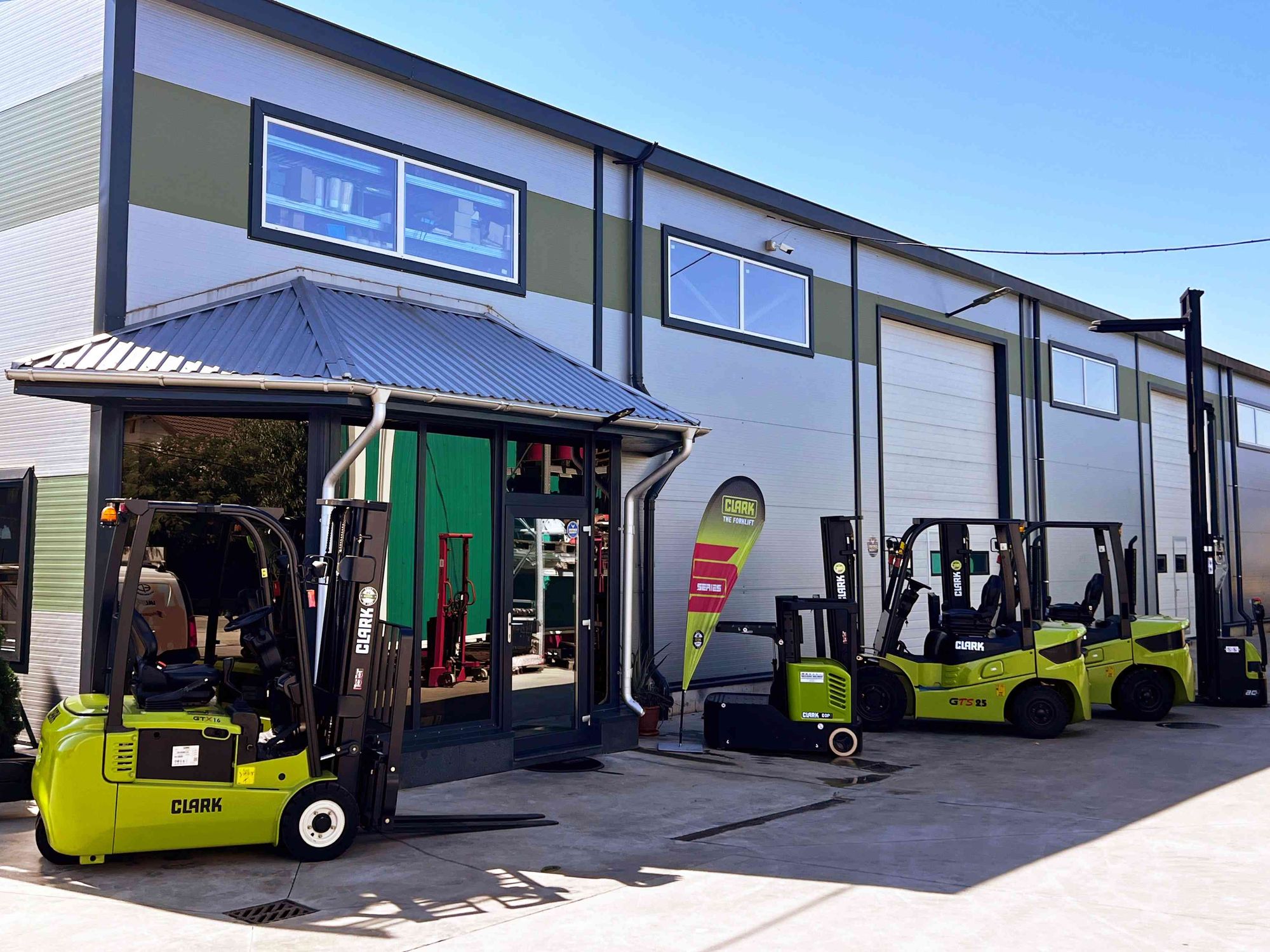 Forklift truck: Clark expands sales activities in Eastern Europe Forklift truck: Clark expands sales activities in Eastern Europe