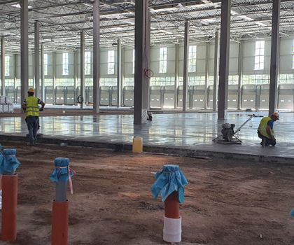 Rund 500 t Neodur HE 3 für 130.000 m² Lagerfläche
