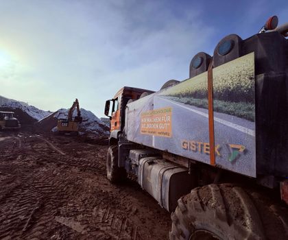 Baumaßnahme in Frankfurt gestartet – Innovative Bodenstabilisierung spart Zeit, Kosten und Ressourcen