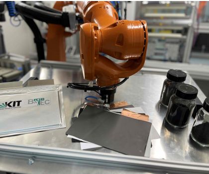 Gemeinsames Forschungs- und Industrie-Projekt: Batteriematerialien rückgewinnen Gemeinsames Forschungs- und Industrie-Projekt: Batteriematerialien rückgewinnen