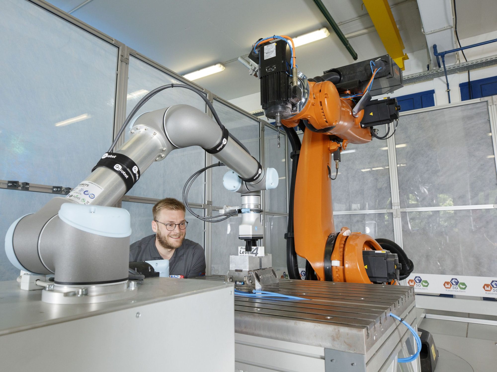 Fast configuration of machines: Small batch sizes with skill-based production