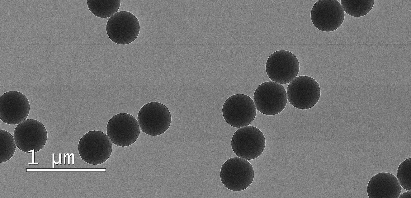 Untersuchung von Partikelgröße und -morphologie des Referenzmaterials während der Entwicklungsphase mittels Transmissionselektronenmikroskopie (TEM)