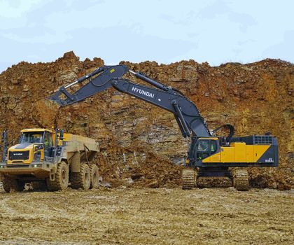 Vier Hyundai-Dumper sichern Materiallogistik im Steinbruch von Opterra