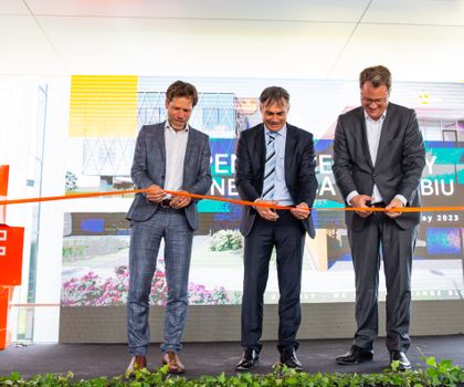 Zeichen für Nachhaltigkeit: ifm eröffnet zertifizierte „Green Factory“ im rumänischen Sibiu