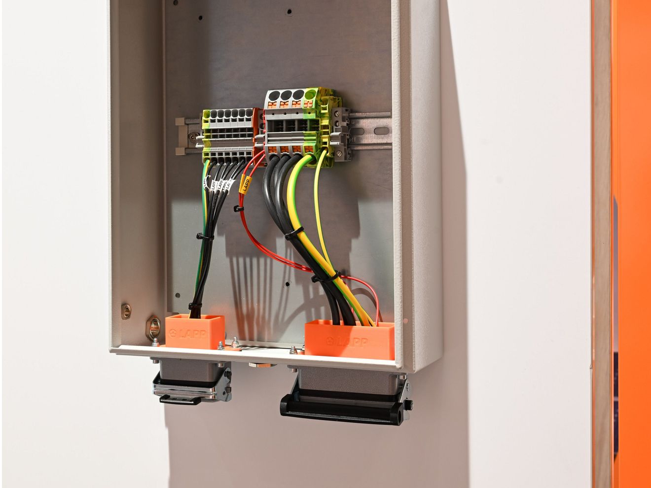 Verbindungstechnik trifft 3D-Druck: Flexible Steckverbinderlösungen aus dem Drucker