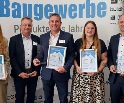 Die Preisträger der Kategorie Bau I Betonbau Die Preisträger der Kategorie Bau I Betonbau lächeln in der Kamera