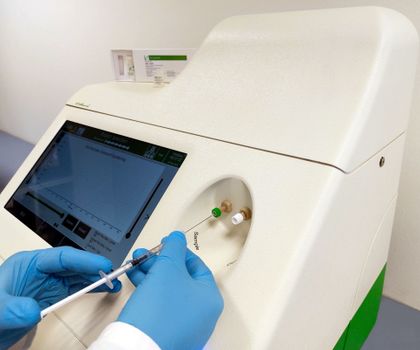 Analyse des Referenzmaterials mittels Einzelpartikel-Analysesystem.