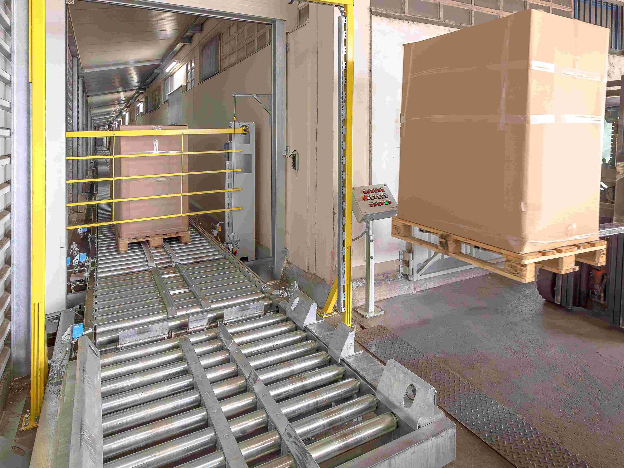 Fördertechnik: Laderampe erhält Upgrade zur voll ­automatisierten Förderstecke