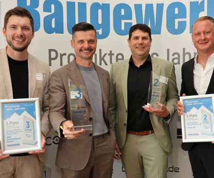 Die Preisträger der Kategorie Bau I Abbruch und Recycling Die Preisträger der Kategorie Bau I Abbruch und Recycling lächeln in die Kamera