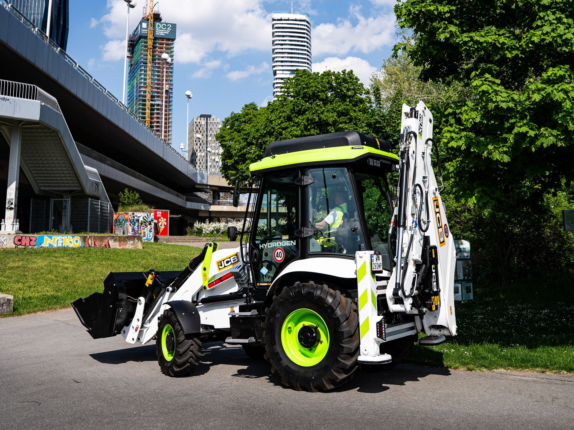 Grünes Licht: JCB erhält EU-Typgenehmigung für Wasserstoffmotoren Grünes Licht: JCB erhält EU-Typgenehmigung für Wasserstoffmotoren