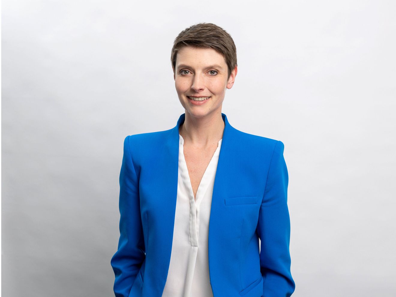 Nicole Schwan, Geschäftsführerin der Personalberatung Cobalt Nicole Schwan, Geschäftsführerin der Personalberatung Cobalt lächelt freundlich in die Kamera.