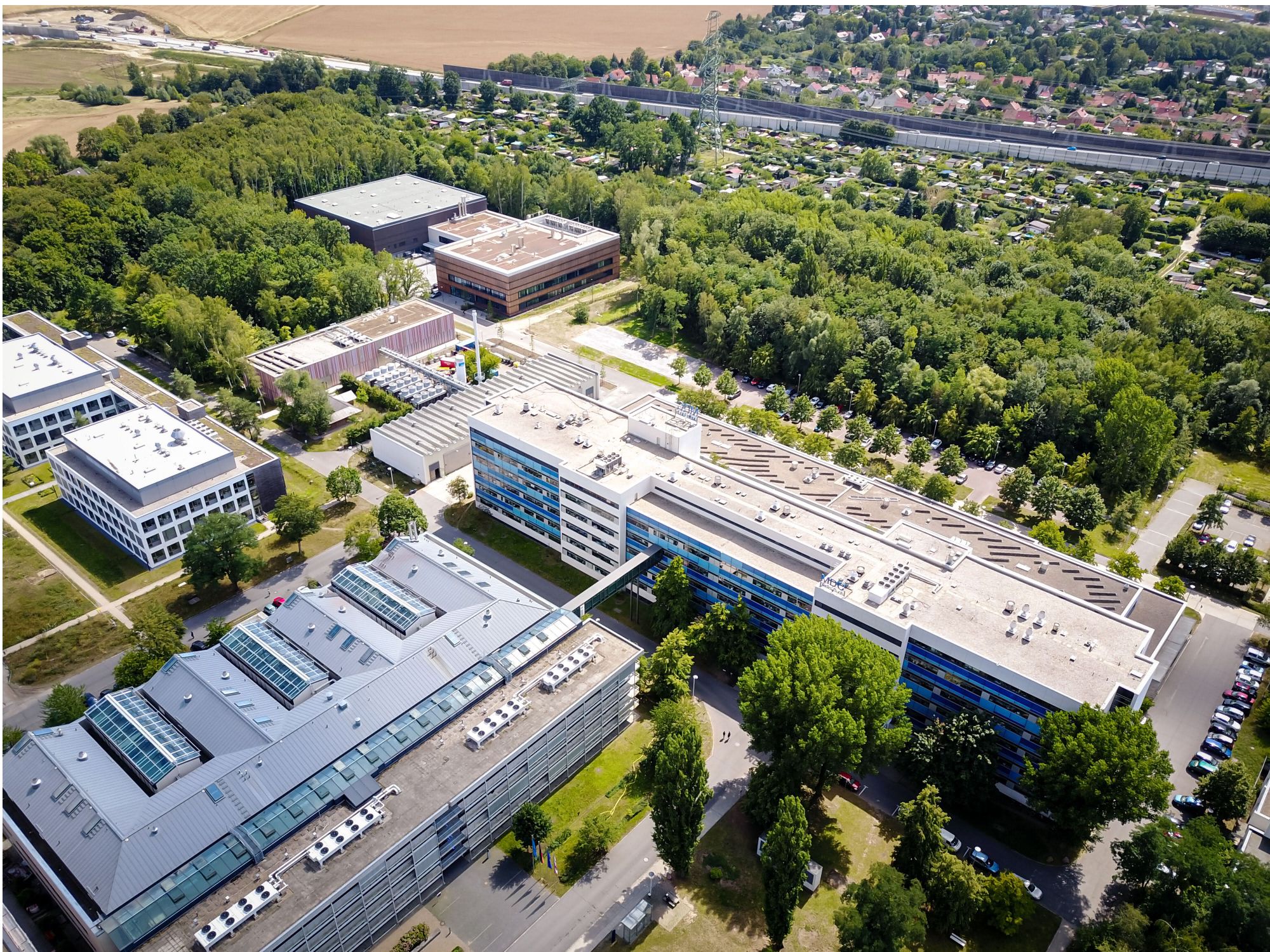 Wie Forschungsgebäude für die Biomedizin nachhaltig und energieeffizient werden können Das Max-Delbrück-Haus vor Beginn der Sanierung.