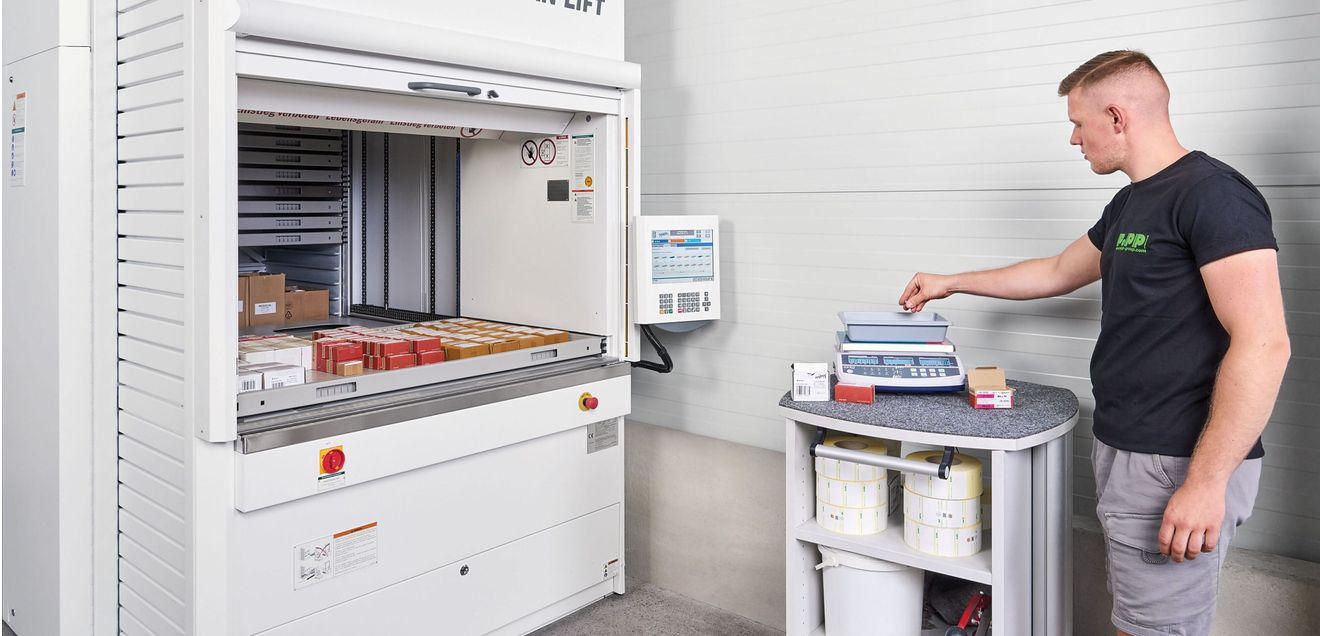 Vertikale Lagertechnik: Kompakt lagern, Raum nutzen Vertikale Lagertechnik: Kompakt lagern, Raum nutzen