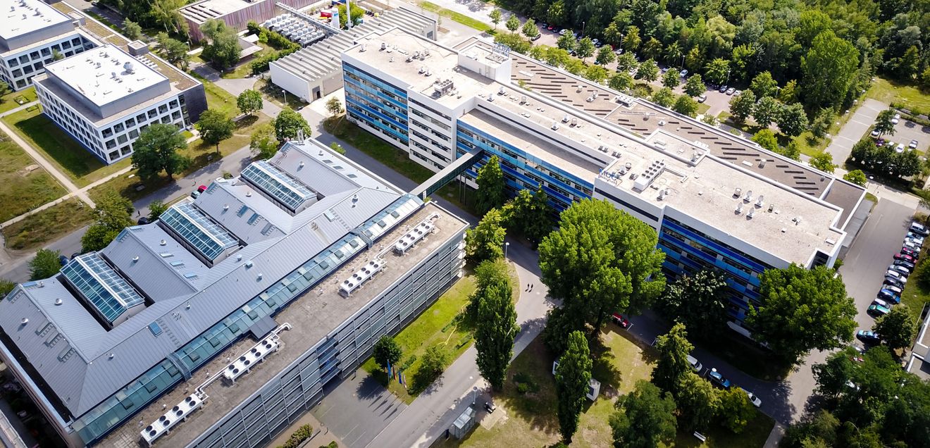 Wie Forschungsgebäude für die Biomedizin nachhaltig und energieeffizient werden können Das Max-Delbrück-Haus vor Beginn der Sanierung.