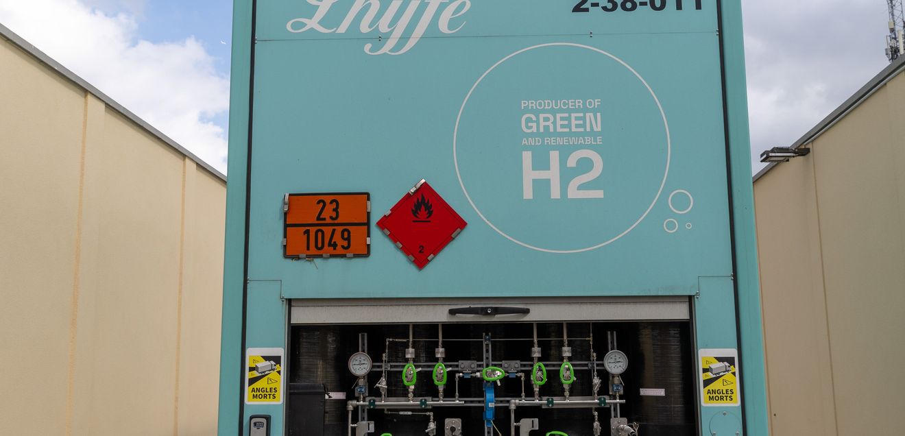 Die Rückseite eines Lhyfe-Containers.