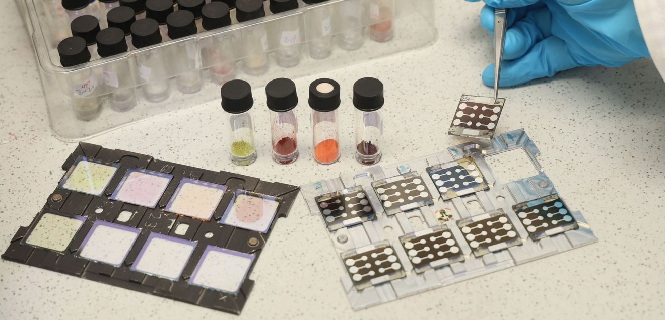 Neue Materialien für hocheffiziente Solarzellen Mit Hilfe künstlicher Intelligenz konnten Forschende neue Materialien für hocheffiziente Solarzellen identifizieren.