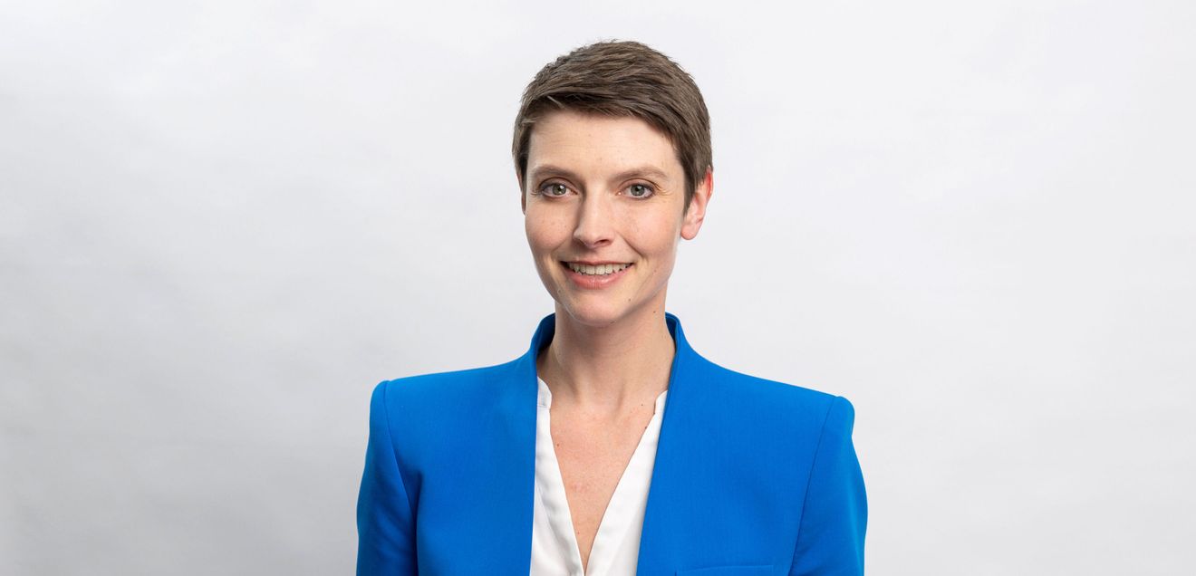 Nicole Schwan, Geschäftsführerin der Personalberatung Cobalt Nicole Schwan, Geschäftsführerin der Personalberatung Cobalt lächelt freundlich in die Kamera.