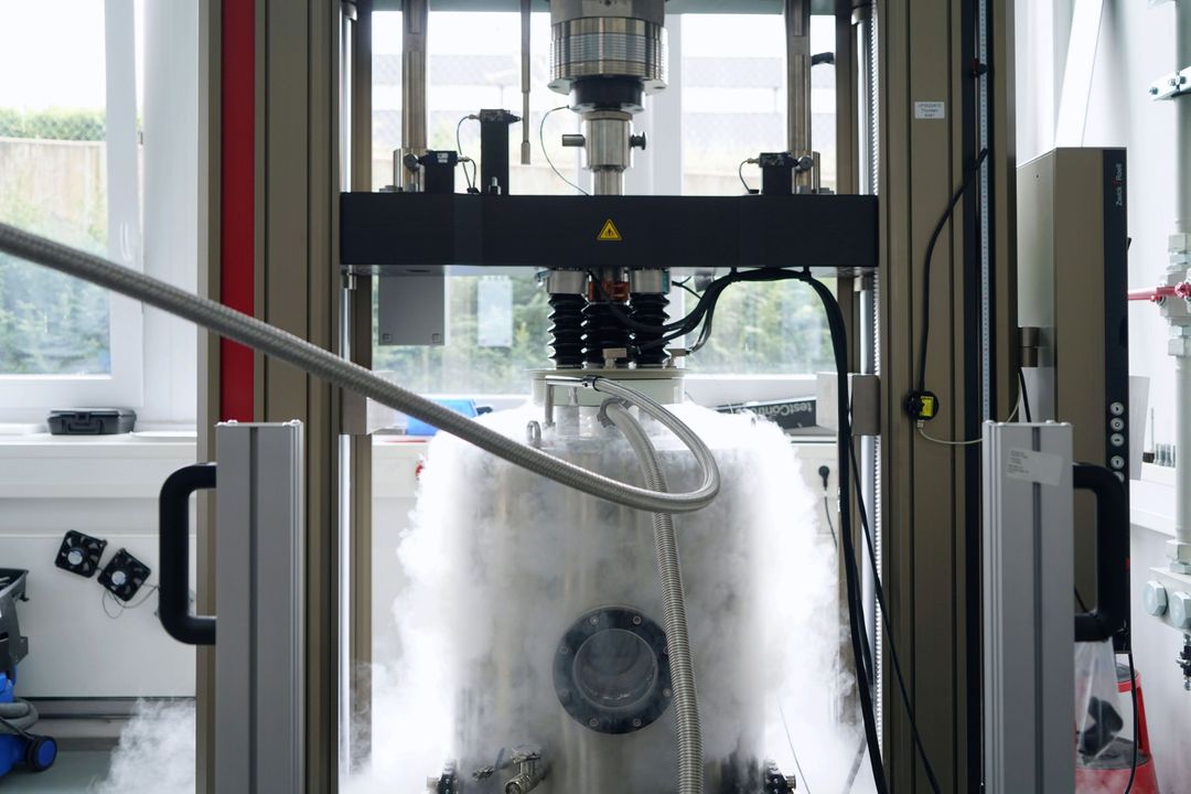 Material testing: Testing fiber composites at ultra-low temperatures Material testing: Testing fiber composites at ultra-low temperatures
