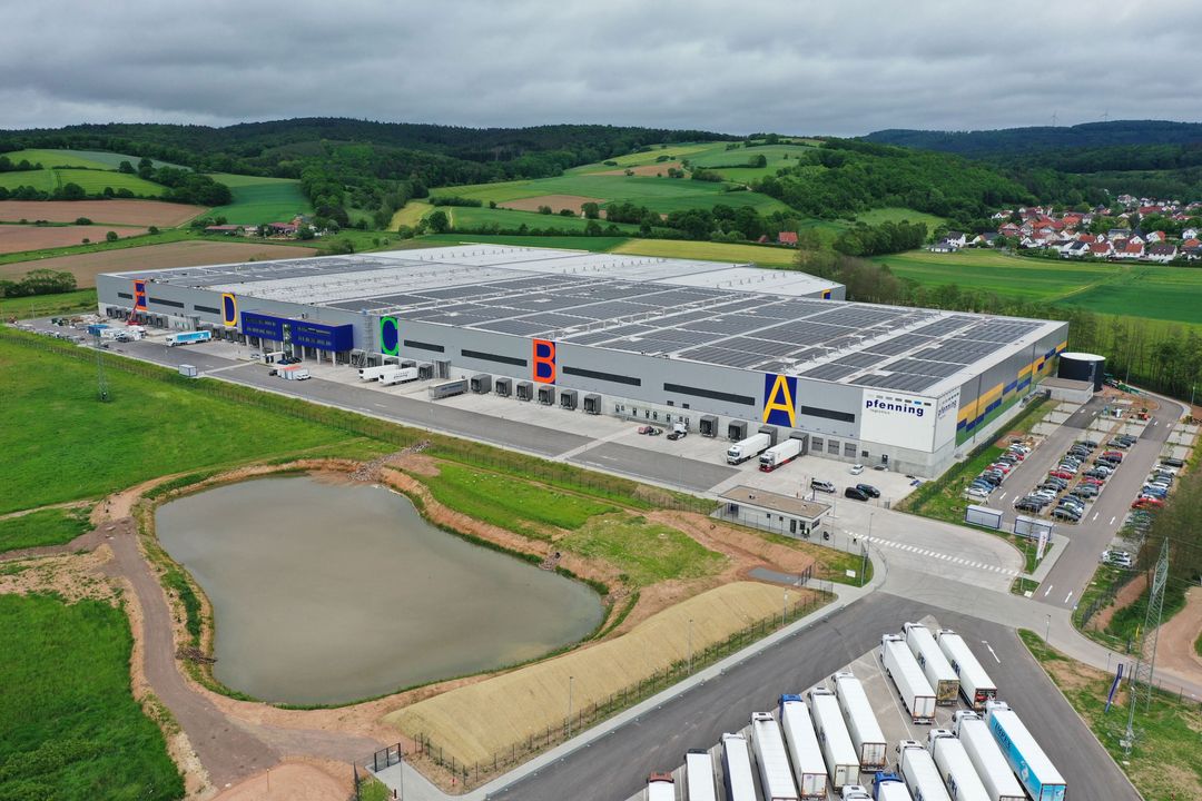 Logistics real estate: Sustainable logistics centers in times of crisis