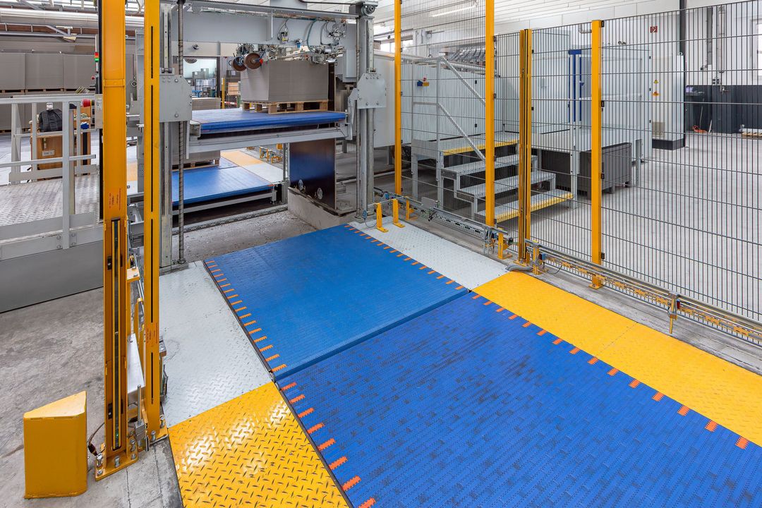 Conveyor technology: Automated conveying and precise cutting