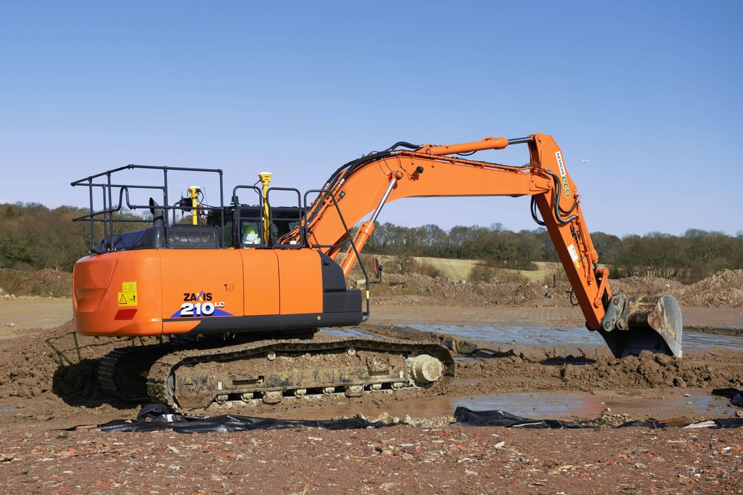 Hitachi-Bagger Ein Hitachi-Bagger mit der Ausrüstung von Trimble