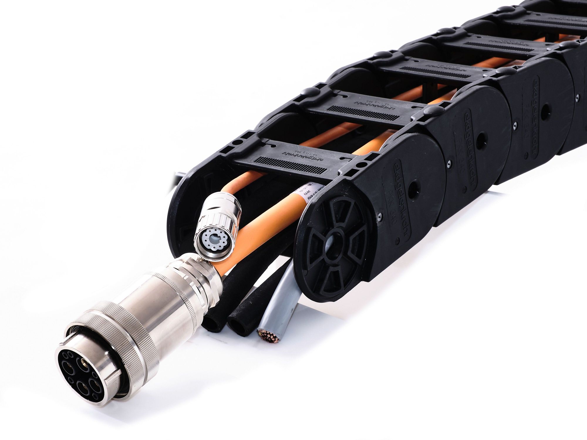 Electrical connection technology: Cables and wires for industrial automation