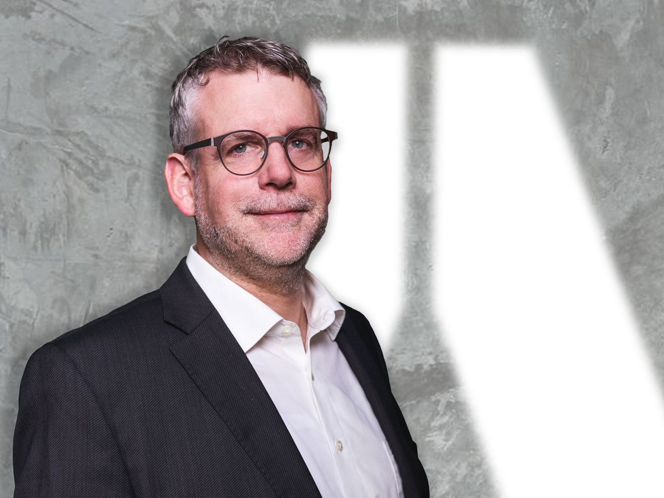 Robert Aebi : Straight auf dem Weg nach vorn Robert Aebi : Straight auf dem Weg nach vorn
