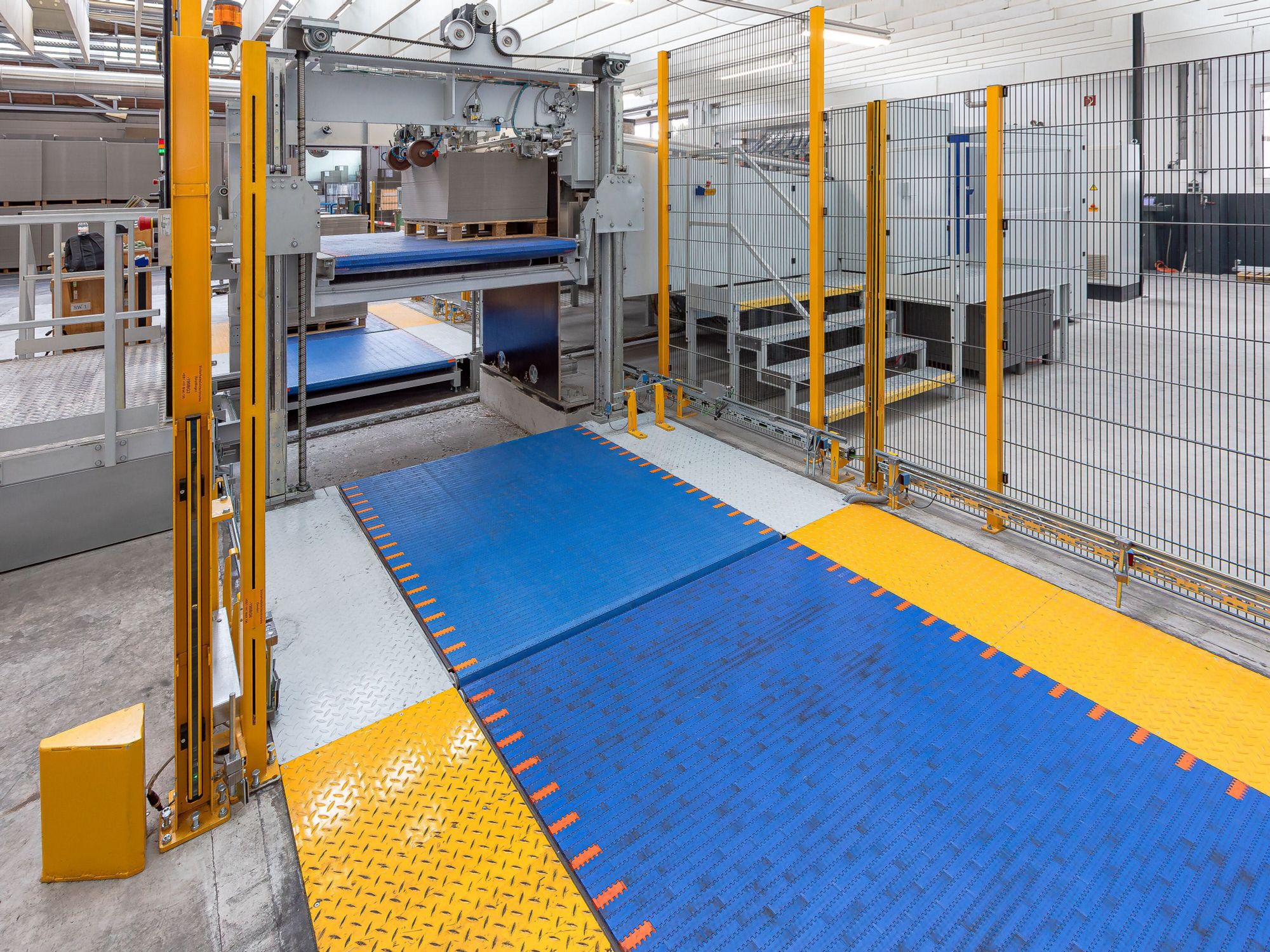 Conveyor technology: Automated conveying and precise cutting