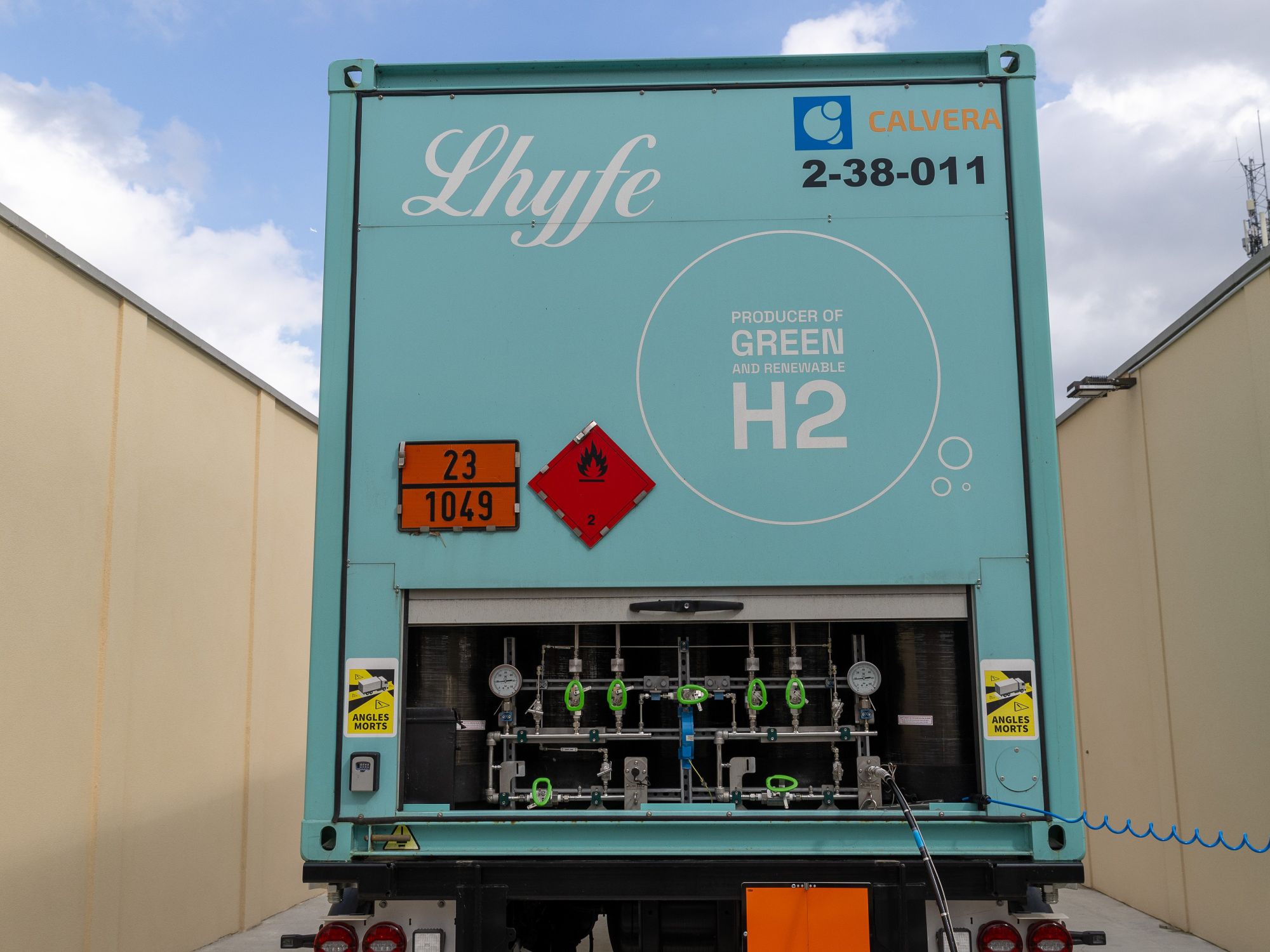 Die Rückseite eines Lhyfe-Containers.